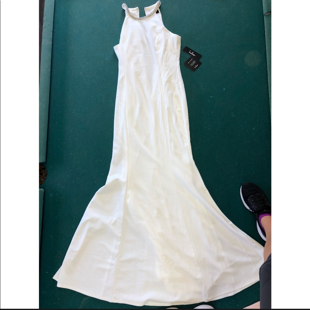 White elegant dress/ wedding dress